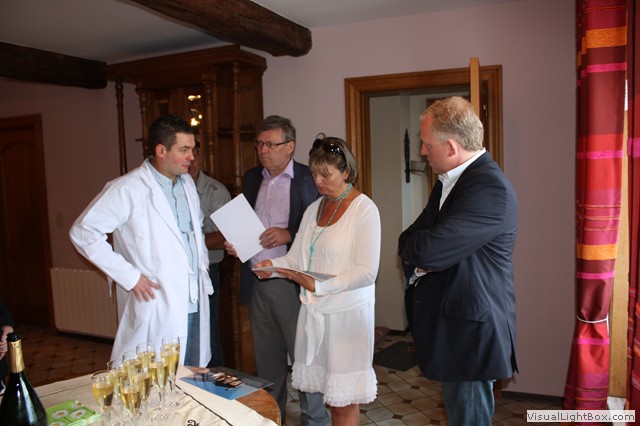 Visite de la ministre à la boucherie de la ferme Pondrôme